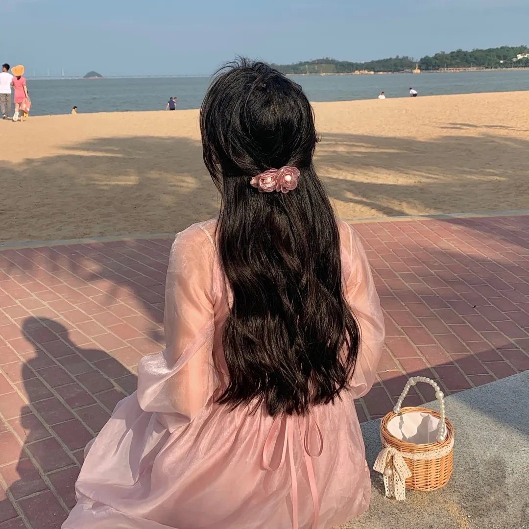 血红溅白纱